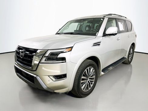 Used 2023 Nissan Armada SL w/ Captain's Chairs Package image 3
