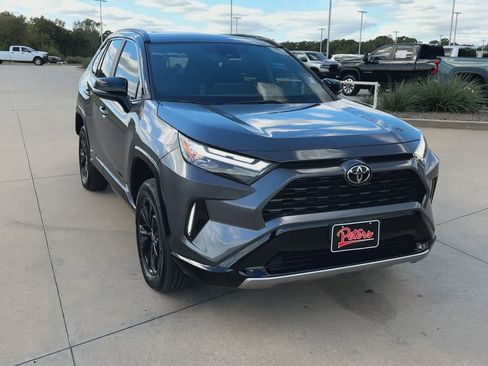 Used 2025 Toyota RAV4 XSE image 4