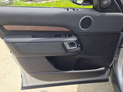 Used 2019 Land Rover Discovery HSE AWD/4WD image 21