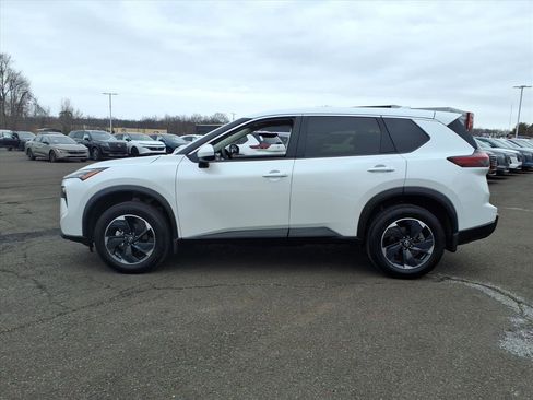 Certified 2025 Nissan Rogue SV image 7