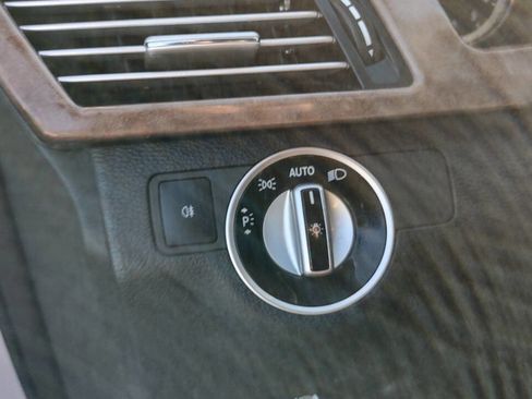 Used 2012 Mercedes-Benz E 350 4MATIC Sedan image 33