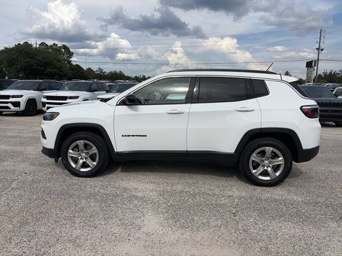 Used 2024 Jeep Compass Latitude AWD/4WD image 3