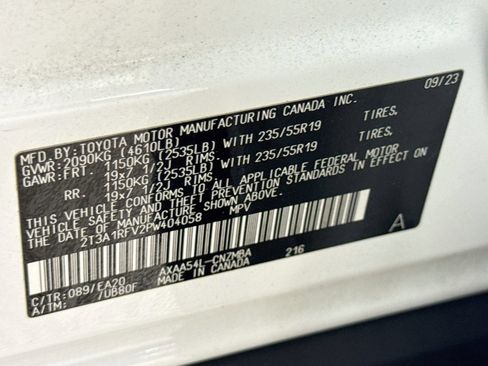 Used 2023 Toyota RAV4 XLE Premium AWD/4WD image 32