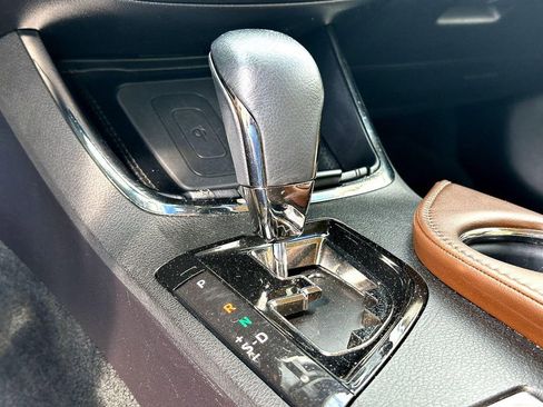 Used 2018 Toyota Avalon Limited image 19