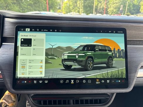 Used 2024 Rivian R1S Adventure AWD/4WD image 20