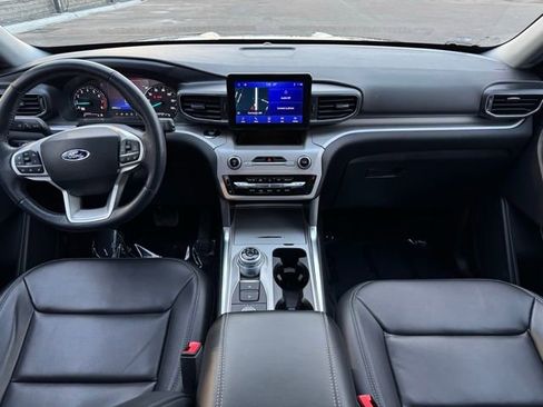 Certified 2023 Ford Explorer XLT w/ Equipment Group 202A image 7