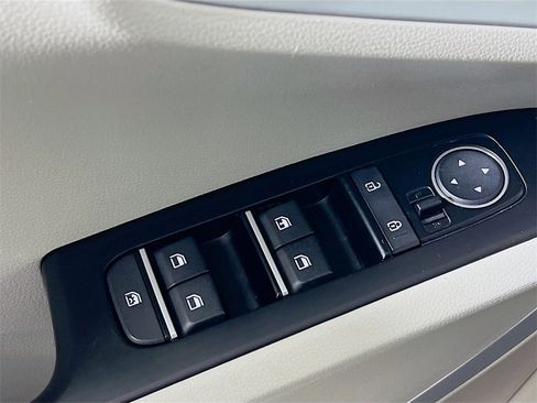 Used 2023 Kia Soul LX image 17