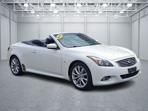 Used 2015 INFINITI Q60 Convertible w/ Premium Package RWD image 7