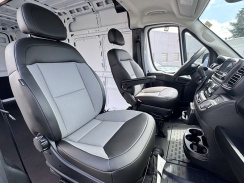 New 2024 RAM ProMaster 2500 w/ Convenience Group image 19