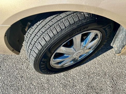 Used 2005 Buick LaCrosse CXL w/ Gold Convenience Package image 27