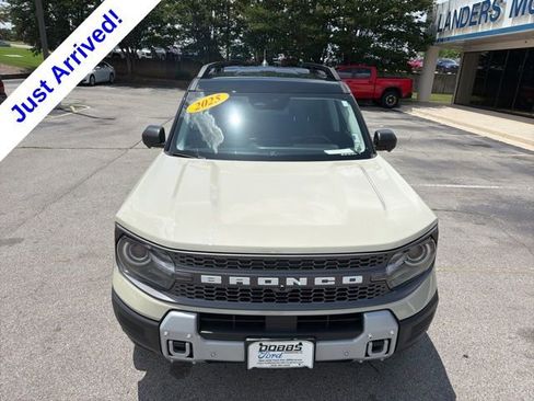 Used 2025 Ford Bronco Sport Badlands AWD/4WD image 9