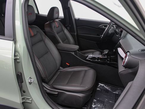 Used 2024 Chevrolet Trax RS w/ Driver Confidence Package FWD image 21