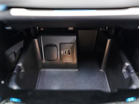 Used 2025 Ford Explorer Platinum w/ LUX Leather Package image 19