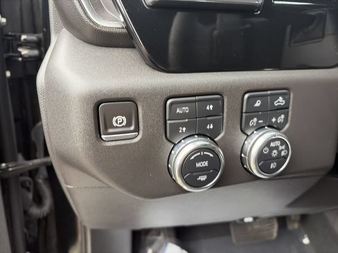 Used 2024 GMC Sierra 1500 SLT w/ SLT Premium Plus Package AWD/4WD image 19