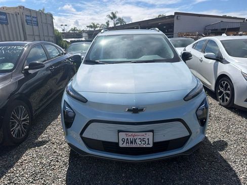 Used 2022 Chevrolet Bolt EUV Premier w/ Launch Edition FWD image 2