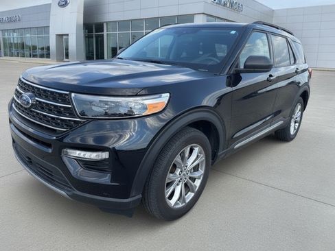 Used 2023 Ford Explorer XLT w/ Equipment Group 202A AWD/4WD image 1