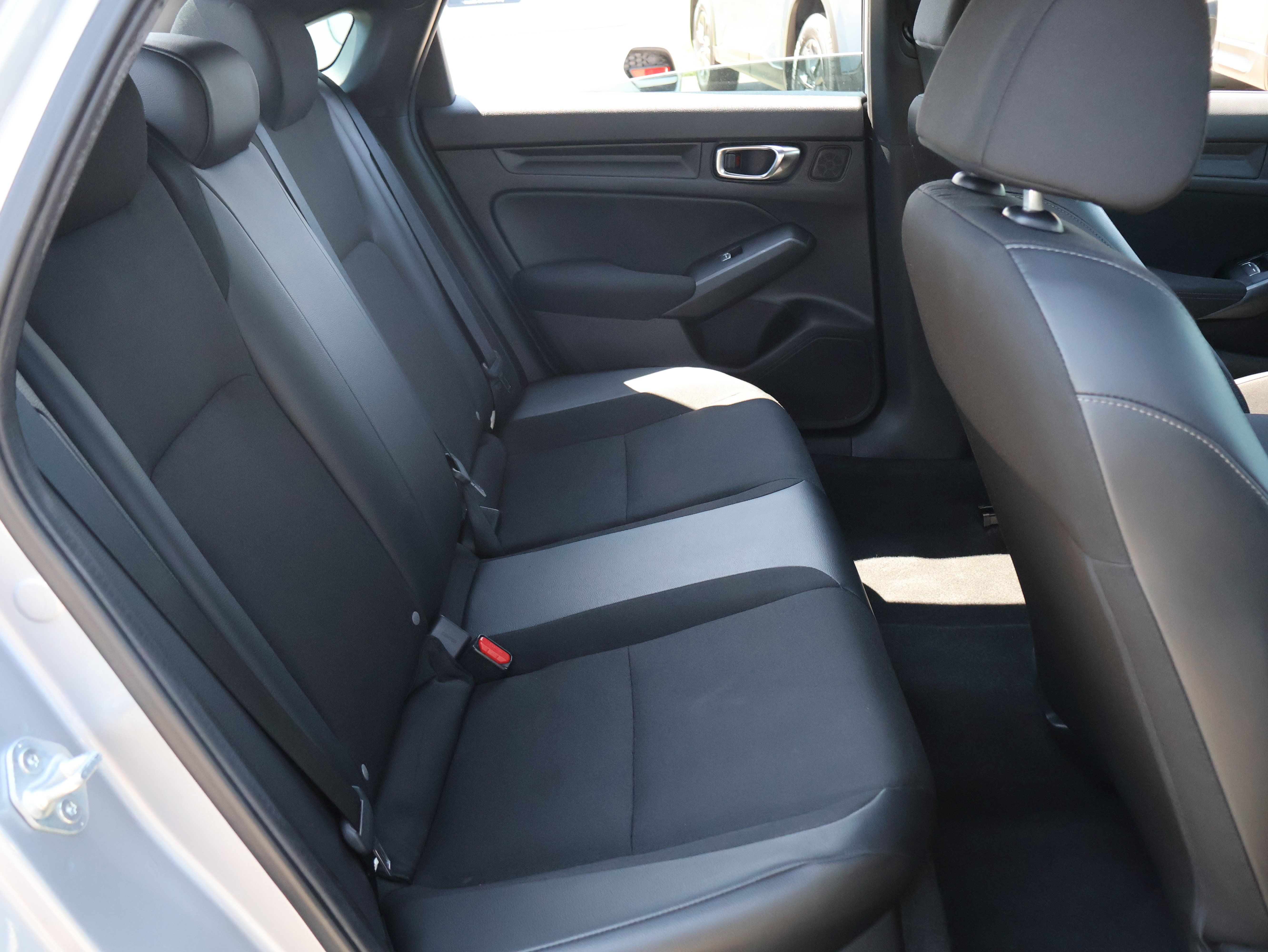 Used 2025 Honda Civic Sport image 18