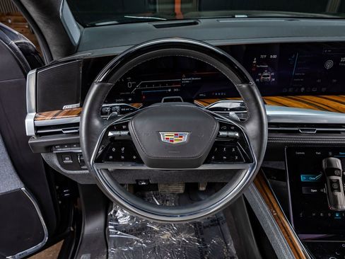 Used 2025 Cadillac Escalade Sport Platinum image 19