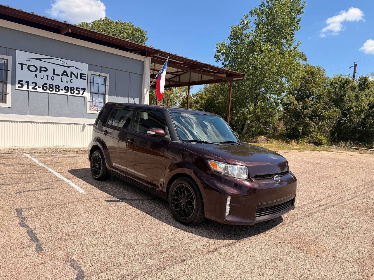 Used 2015 Scion xB FWD image 4