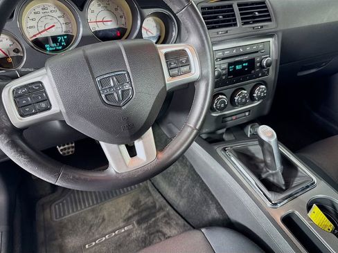 Used 2013 Dodge Challenger R/T image 26