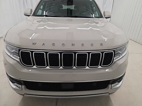 Used 2022 Jeep Wagoneer Series II AWD/4WD image 8