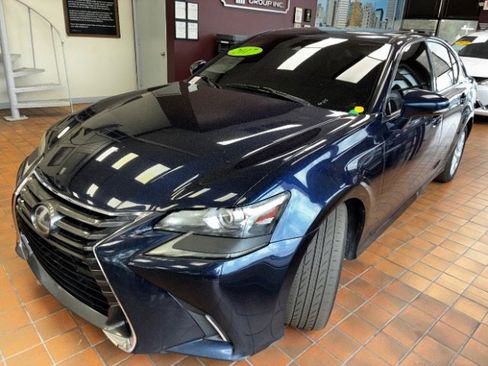 Used 2017 Lexus GS 200t RWD image 8
