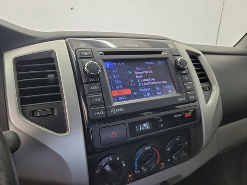 Used 2013 Toyota Tacoma PreRunner w/ SR5 Pkg image 25