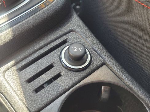 Used 2018 Volkswagen GTI SE image 25