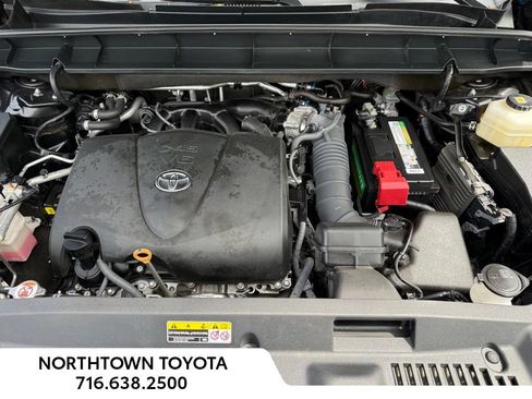 Used 2021 Toyota Highlander Limited AWD/4WD image 15