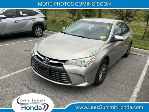 Used 2017 Toyota Camry LE FWD image 1