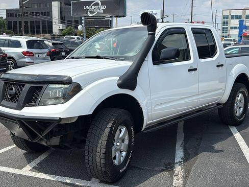 Used 2012 Nissan Frontier SV w/ SV Premium Utility Pkg AWD/4WD image 7