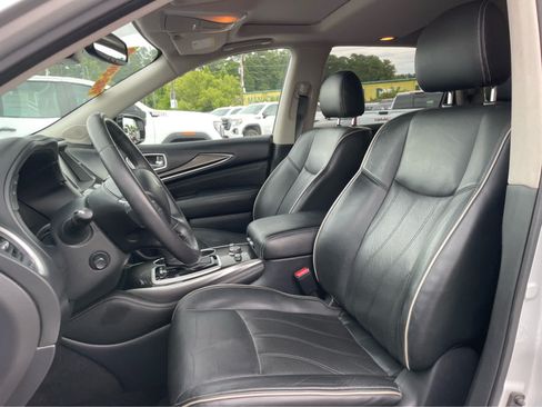 Used 2019 INFINITI QX60 Luxe w/ Essential Package FWD image 12