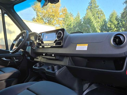 New 2026 Mercedes-Benz Sprinter 2500 image 12