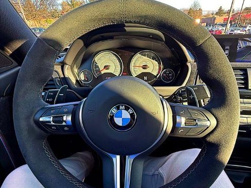 Used 2020 BMW M4 CS w/ Executive Package image 15