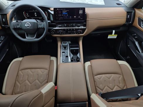 New 2026 Nissan Pathfinder Platinum FWD image 16