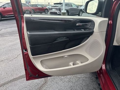 Used 2015 Dodge Grand Caravan SE w/ Quick Order Package 29E SE FWD image 9