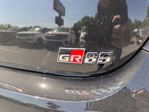 Used 2025 Toyota GR86 Premium w/ Performance Package RWD image 27