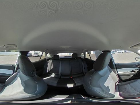 Used 2025 Chevrolet Trax LT image 41