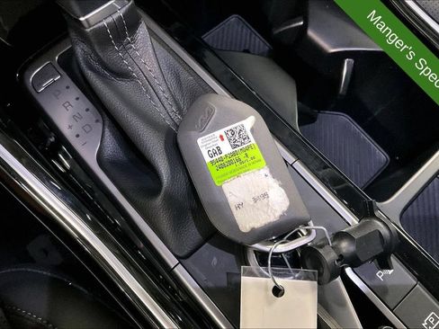 Used 2025 Kia Sorento SX AWD/4WD image 12