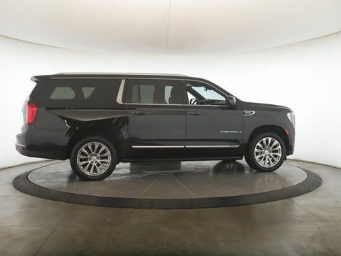 Used 2024 GMC Yukon XL Denali image 6