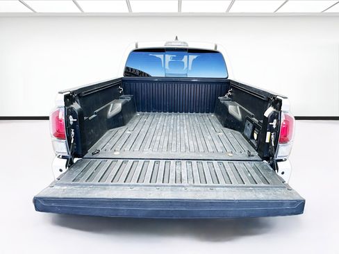 Used 2021 Toyota Tacoma TRD Sport image 16