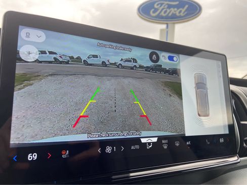 Used 2025 Ford Expedition Active AWD/4WD image 38