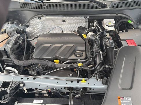 Used 2025 Buick Envista Sport Touring w/ Convenience I Package FWD image 19