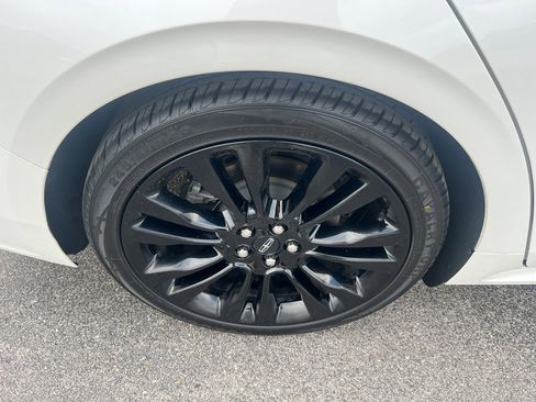 Used 2020 Lincoln Continental Reserve image 10