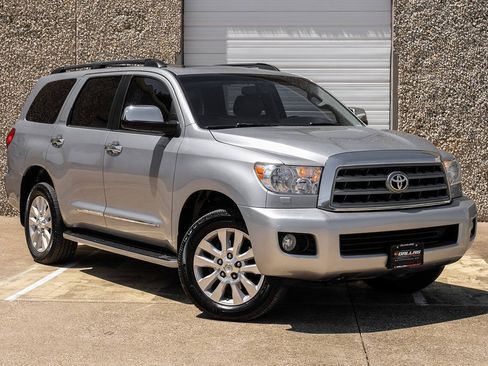 Used 2017 Toyota Sequoia Platinum AWD/4WD image 7