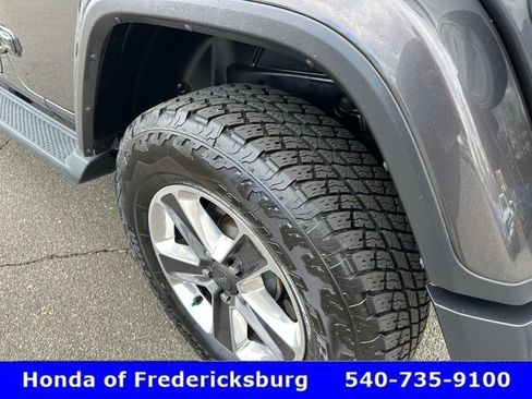 Used 2020 Jeep Wrangler Unlimited Sahara image 14