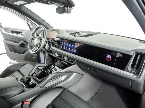 New 2026 Porsche Cayenne AWD/4WD image 25