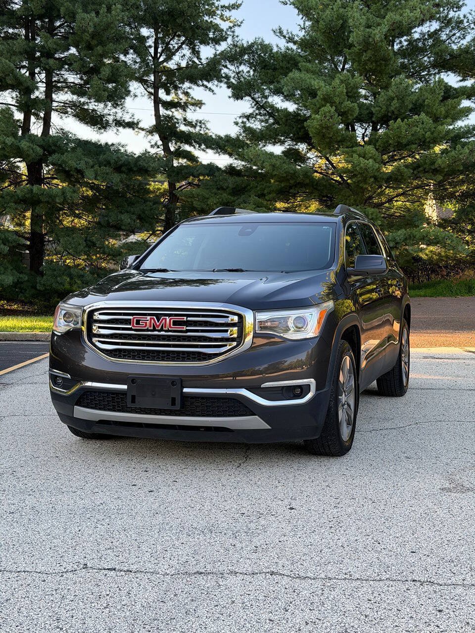Used 2017 GMC Acadia SLT w/ LPO, Floor Liner Package AWD/4WD image 3