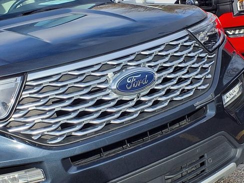 Certified 2023 Ford Explorer Platinum w/ Technology Package image 31