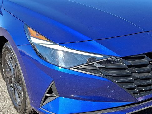 Certified 2023 Hyundai Elantra SEL image 9